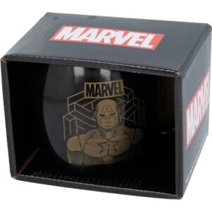 MARVEL TAZA CERÁMICA EN CAJA 380ML  Marvel Taza de cerámica en caja 380ml. Elegante taza de cerámica ideal para desayunos. Decorado con sutiles y originales diseños basados en algunos de los personajes más famosos del mundo del cine y la televisión.  Edad: 8+  Material: CERAMICA  Color: NEGRA