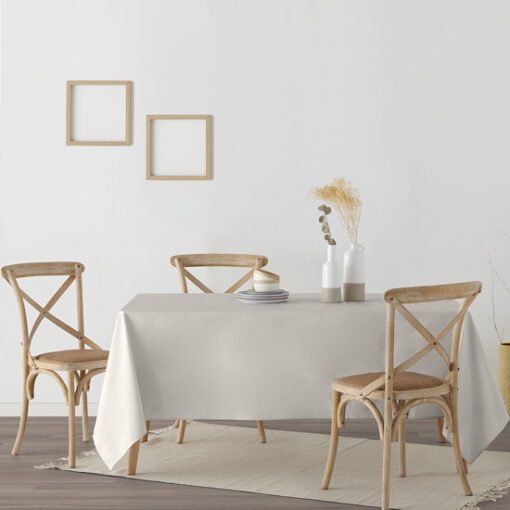 respetando la suavidad y la caída del tejido. Al ser un mantel antimanchas podemos usarlo también para el exterior. Mantel para mesas XL desde 100x180 cm hasta 300x180 cm
