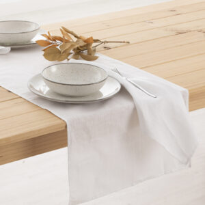 Camino de mesa lino 100% Blanco  Categoría: 100% Lino liso  Calidad: Tejido 100% lino 195 grs.  Camino de mesa con hilos naturales de lino orgánico. Un producto exclusivo