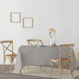 respetando la suavidad y la caída del tejido. Al ser un mantel antimanchas podemos usarlo también para el exterior. Mantel para mesas XL desde 100x180 cm hasta 300x180 cm