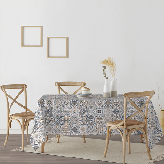 lo que le aporta un tacto plastificado