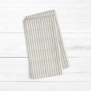 la calidad y el respeto por el medio ambiente. Combina tu mesa con la selección de servilletas