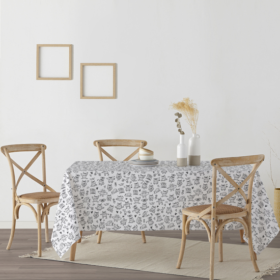 lo que le aporta un tacto plastificado