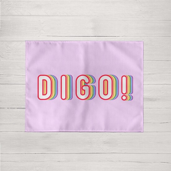 MANTEL INDIVIDUAL ANTIMANCHAS PRIDE 97. Agrega un toque de inclusión y conciencia social a tu mesa con nuestros manteles individuales resinados antimanchas. Con un diseño vibrante y único basado en el Día del Orgullo LGTBIQ+