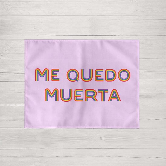 MANTEL INDIVIDUAL ANTIMANCHAS PRIDE 98. Agrega un toque de inclusión y conciencia social a tu mesa con nuestros manteles individuales resinados antimanchas. Con un diseño vibrante y único basado en el Día del Orgullo LGTBIQ+