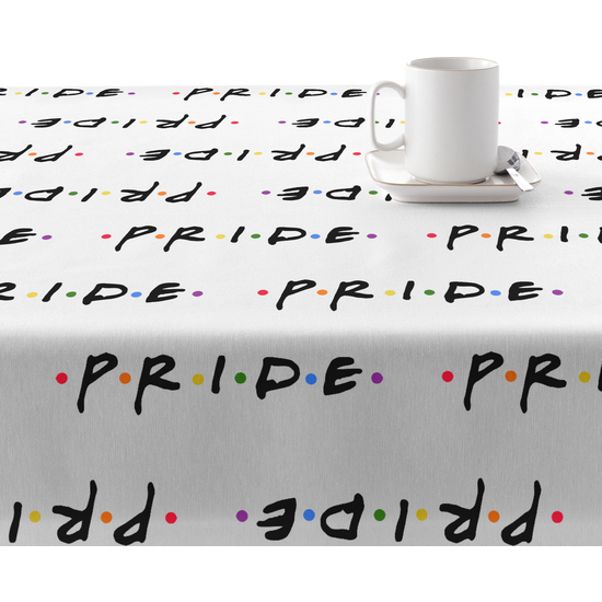 estos manteles son resistentes a las manchas y fáciles de limpiar. A pesar de su resinado