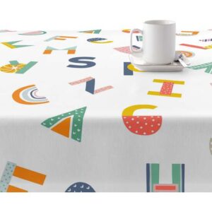 cuenta con dos capas de resina y una de teflón que le proporciona un tacto suave y no plastificado. Aunque incorpora propiedades impermeables