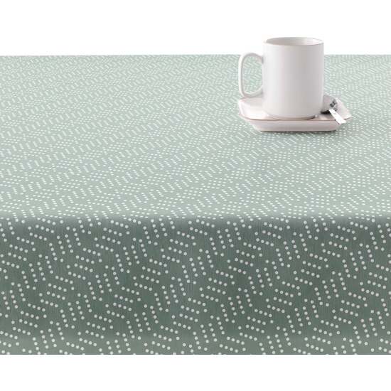 cuenta con dos capas de resina y una de teflón que le proporciona un tacto suave y no plastificado. Aunque incorpora propiedades impermeables