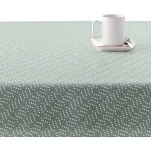 cuenta con dos capas de resina y una de teflón que le proporciona un tacto suave y no plastificado. Aunque incorpora propiedades impermeables