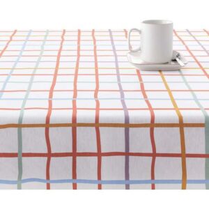 cuenta con dos capas de resina y una de teflón que le proporciona un tacto suave y no plastificado. Aunque incorpora propiedades impermeables