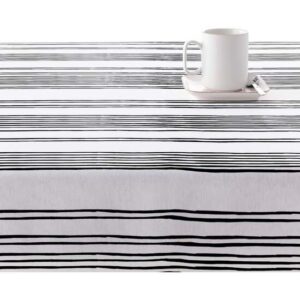 cuenta con dos capas de resina y una de teflón que le proporciona un tacto suave y no plastificado. Aunque incorpora propiedades impermeables