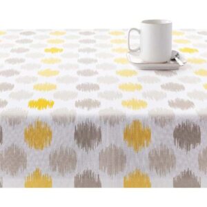 cuenta con dos capas de resina y una de teflón que le proporciona un tacto suave y no plastificado. Aunque incorpora propiedades impermeables